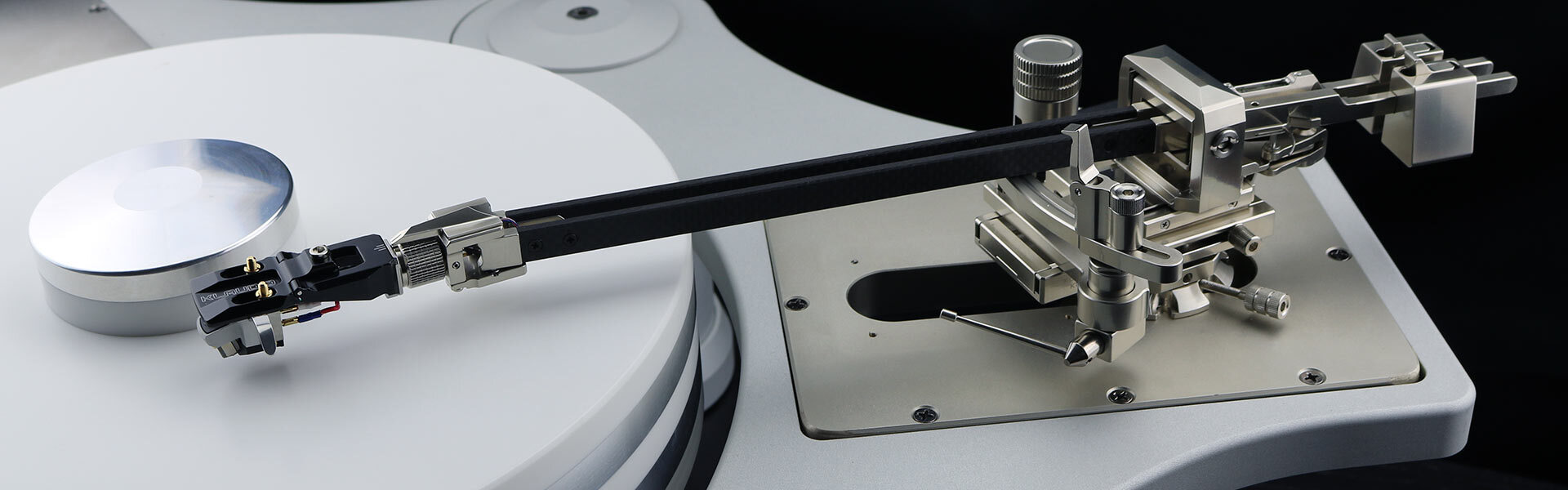 Pivoting Tangential Tonearms